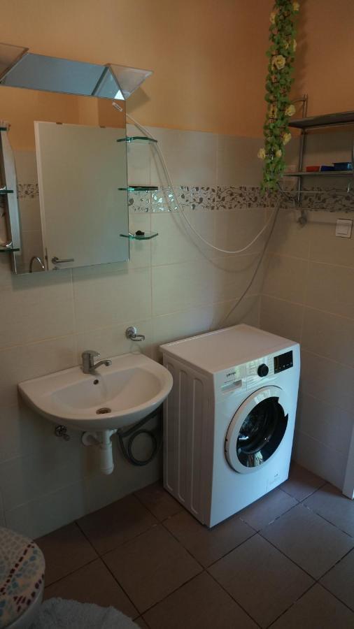Sunny Apartman Ньиредьхаза Экстерьер фото