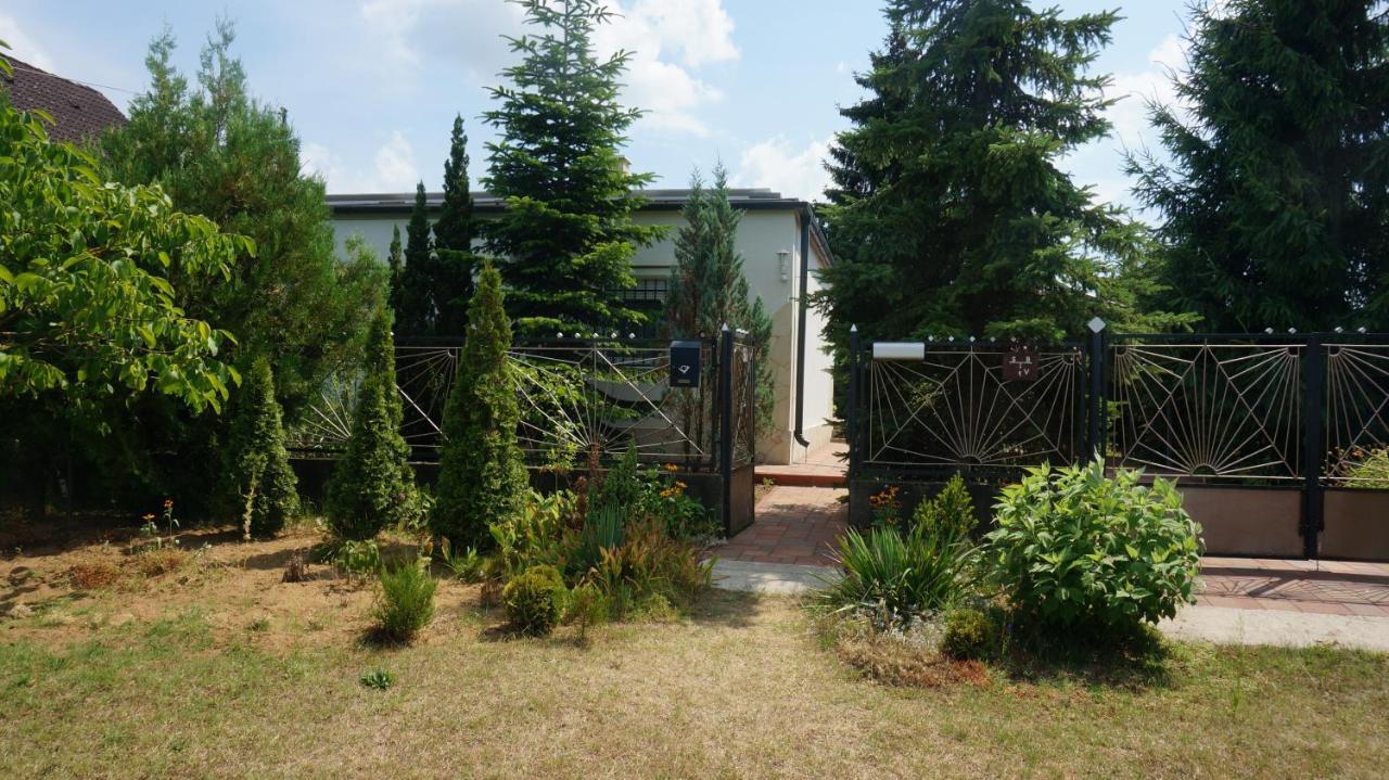 Sunny Apartman Ньиредьхаза Экстерьер фото